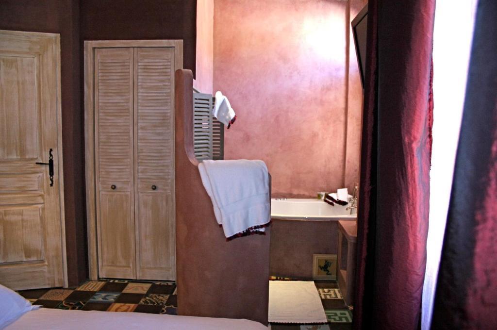 Une Autre Maison Hotel Nyons Esterno foto